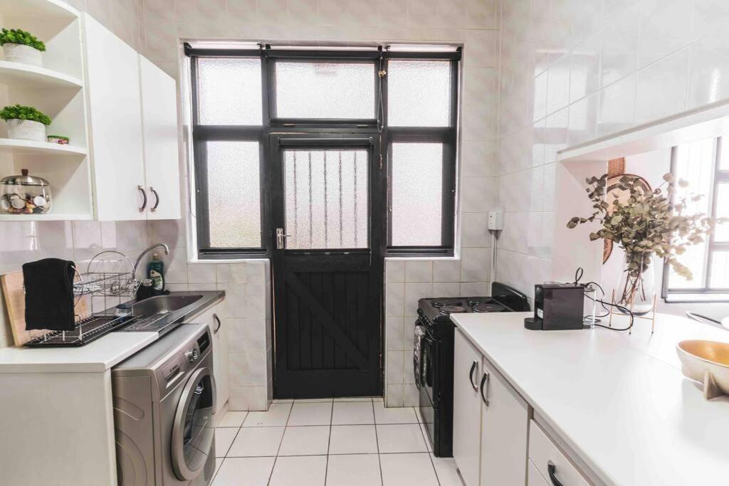 Cozy One-Bedroom In The Heart Of Sea Point Kapstaden Eksteriør billede